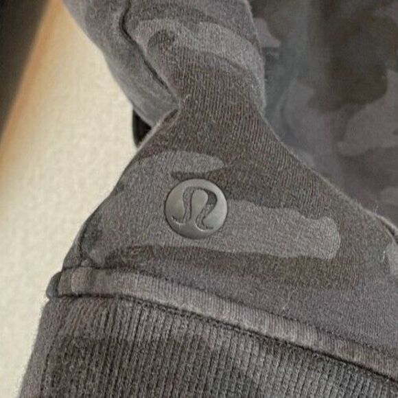 LULULEMON Scuba Pullover Hoodie Womens 8 Gray Incognito Camo Outdoor Running - Picture 7 of 9